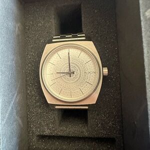 Nixon Silver Watch Unisex